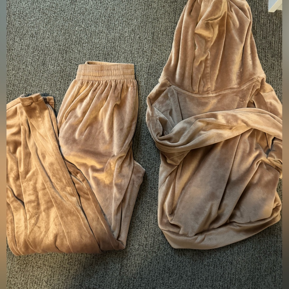 Skims teddy Velour Wide-Leg Lounge Pants - Taupe & crop hooded zip up - Picture 8 of 8